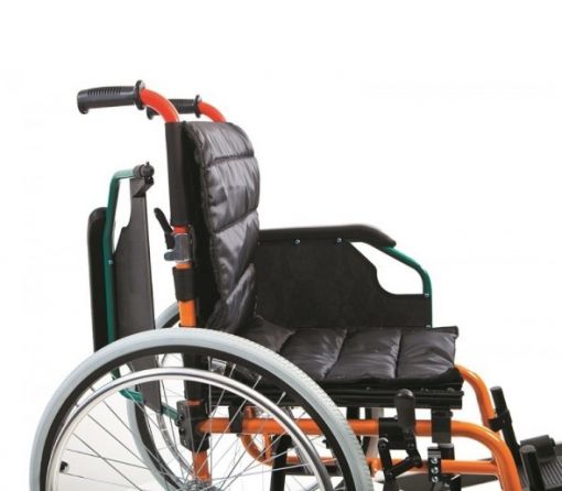 çocuk tekerlekli sandalyesi